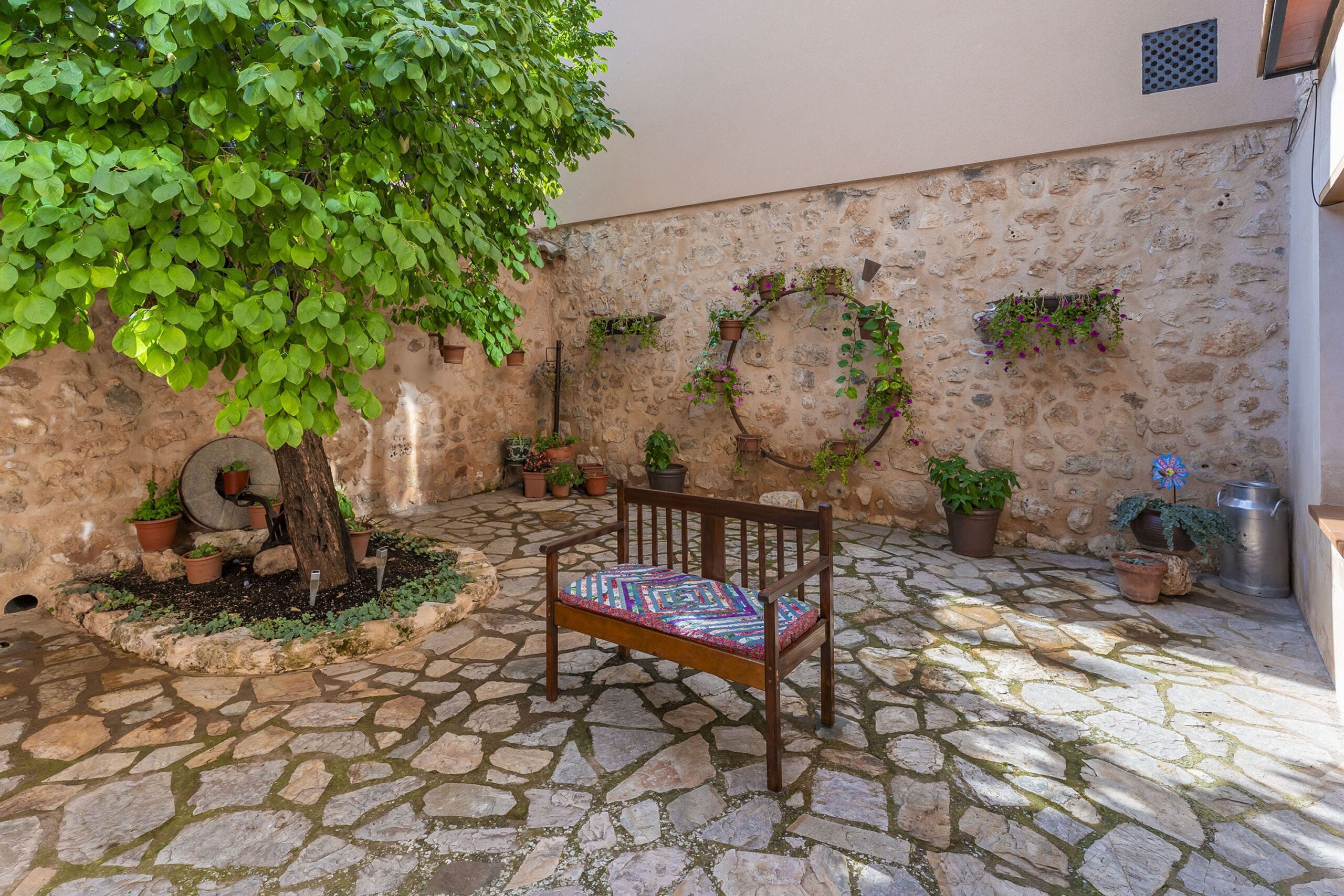 jardin casa rural teruel